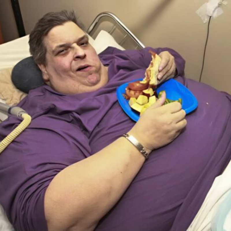 Ez a férfi 400 kilogrammot nyomott, de két év alatt sikerült 320 kilogrammot leadnia, és szinte felismerhetetlenné vált. Meglepődsz majd, amikor meglátod, mivé vált mára.