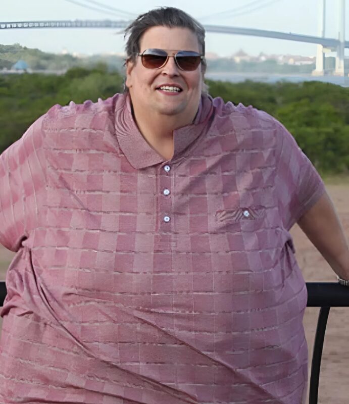 Ez a férfi 400 kilogrammot nyomott, de két év alatt sikerült 320 kilogrammot leadnia, és szinte felismerhetetlenné vált. Meglepődsz majd, amikor meglátod, mivé vált mára.