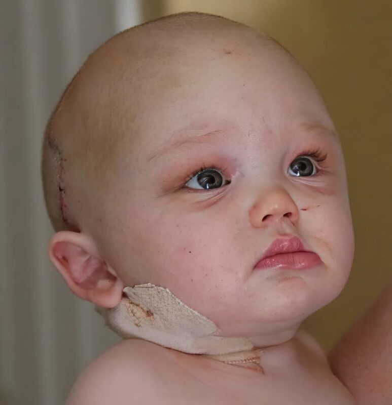 Egy szó, ami mindent megváltoztatott: egy kisfiú csendes küzdelme, és az éjszaka, amikor megtörtént a váratlan, ez történt.