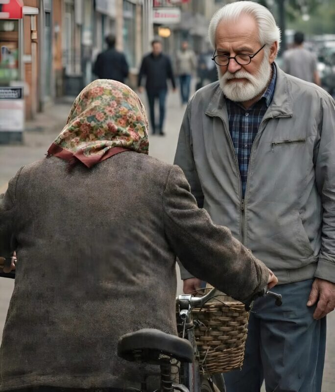 Minden nap megjelent egy idős asszony a határon egy régi biciklin, a kosárban egy zsák homokkal. A határőrök sokáig nem értették, miért van szüksége ennyi homokra, míg egy napon váratlan titokra bukkantak.